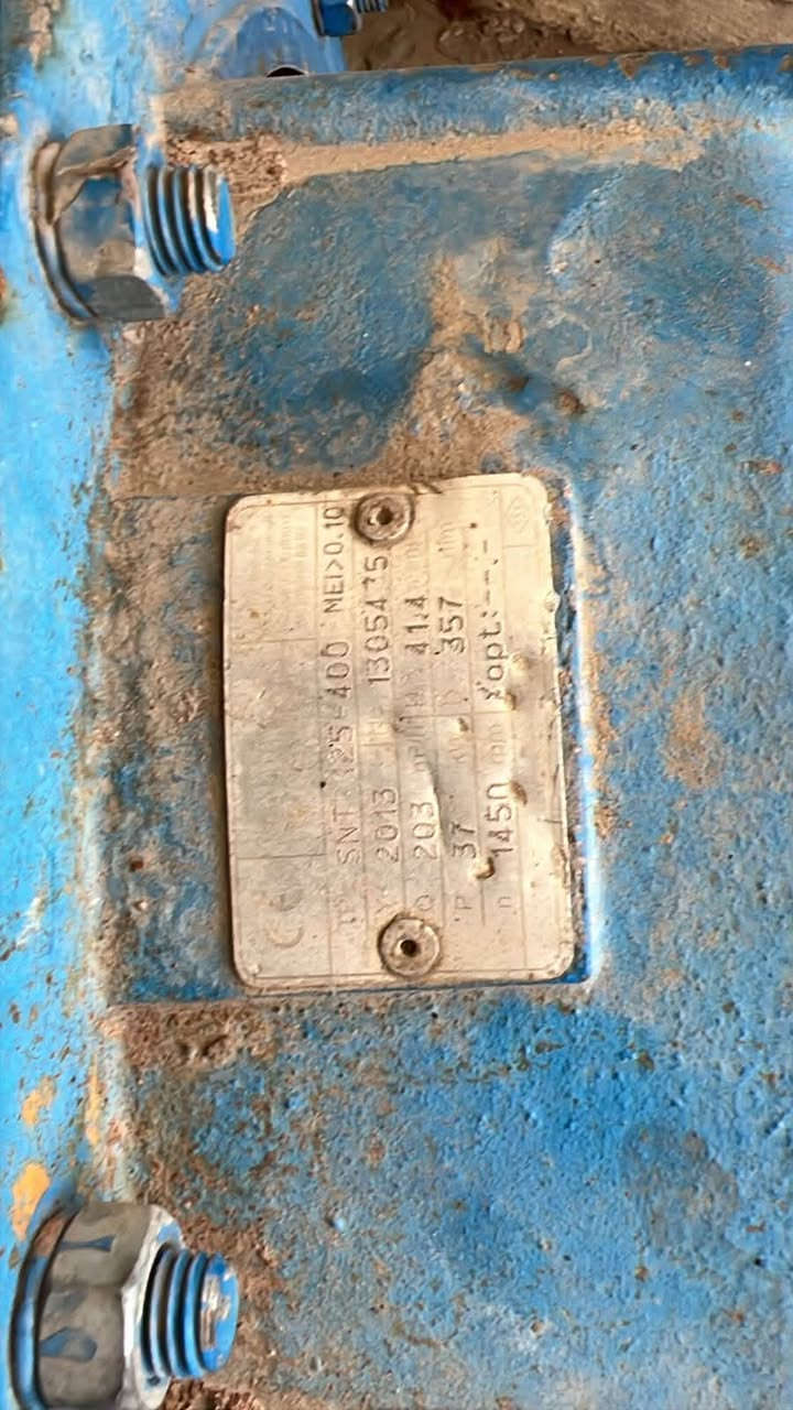 للبيع مضخه تركي ستندر 5X6 هيت 60 وكيو 200 مستعمله شي قليل العنوان سامراء رقم هاتف 📞 ***********
