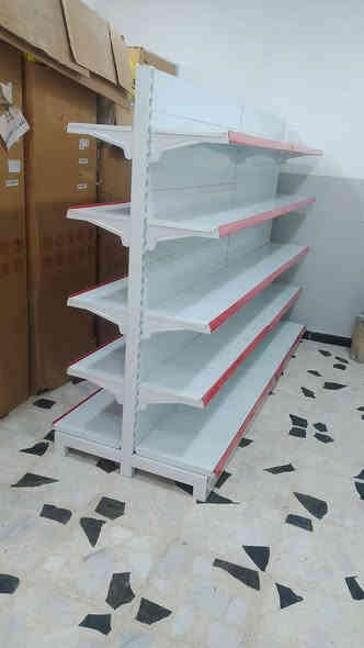 رفوف جداري وسفينه وسطيه للبيع مكان بغداد الشراي يتصل ***********ويوجد توصيل
