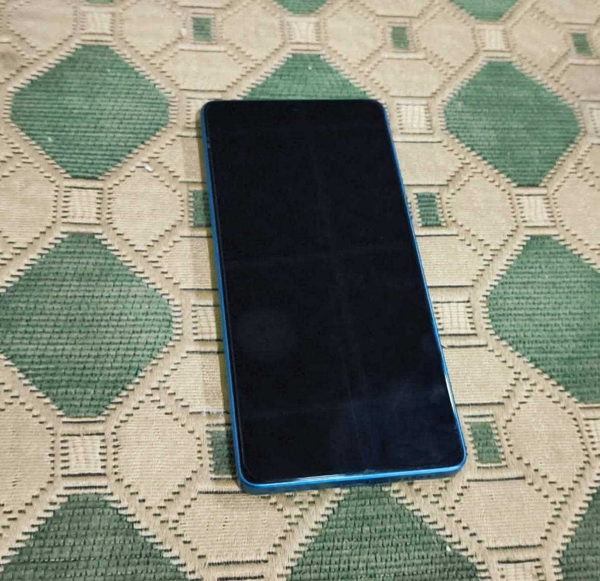 موبايل بوكو f5  للبيع السعر 325 جهاز نضيف ***********
