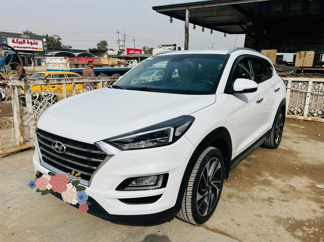 سلام عليكم ورحمة الله وبركاته 
هونداي توكسان موديل 2020 فول موصفات ماعده الفتحه ماشيه 95  بغداد تحويل ثاني يوم مكفوله كفاله عامه ماعده شخطين بالباب الخلفي السعر ب195 $وبيه مجال التواصل على الرقم ***********
