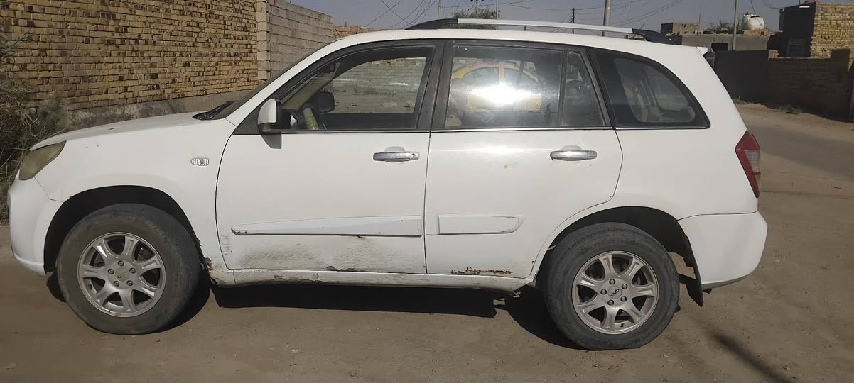 تيگو 2013  رقم قادسية الجديد
سنوية بأسمي ل 2035
محرك 1800 ما مفتوح 
گير كهربائي 5 نمر مكفول 
حدادية 100 %
تبريد شغال  
بيها ضربة بالجاملغ الخلفي فقط 
وبيها خياسات بسيطة والباقي مكفول 
ماشية 238
السعر 52 وبيه مجال 
رقم الهاتف / *********** ديوانية, القادسية
