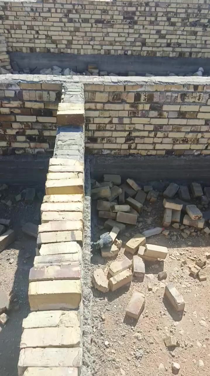 اسلام عليكم قطعه لبيع 250 متر طابو زراعي سند 25 بسعر مناسب
غرف نوم 2 + هول + استقبال + مطبخ 
القطعه داكين بيه بتلو ومصعدين منه
الموقع تقاطع العلويه شريفه ع خلف معمل الدبس
مكان حلو وخدمات متوفره  كافه  
استفسار اكثر اتصال ع الرقام ***********         ***********
