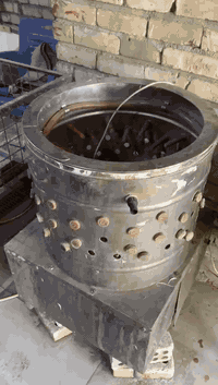 السلام عليكم شباب يوجد غراض مال دجاج وسمك شوايه مع هلاسه وقفاصه للبيع مكانهن الشعب للستفسار اتصل بارقم ***********
