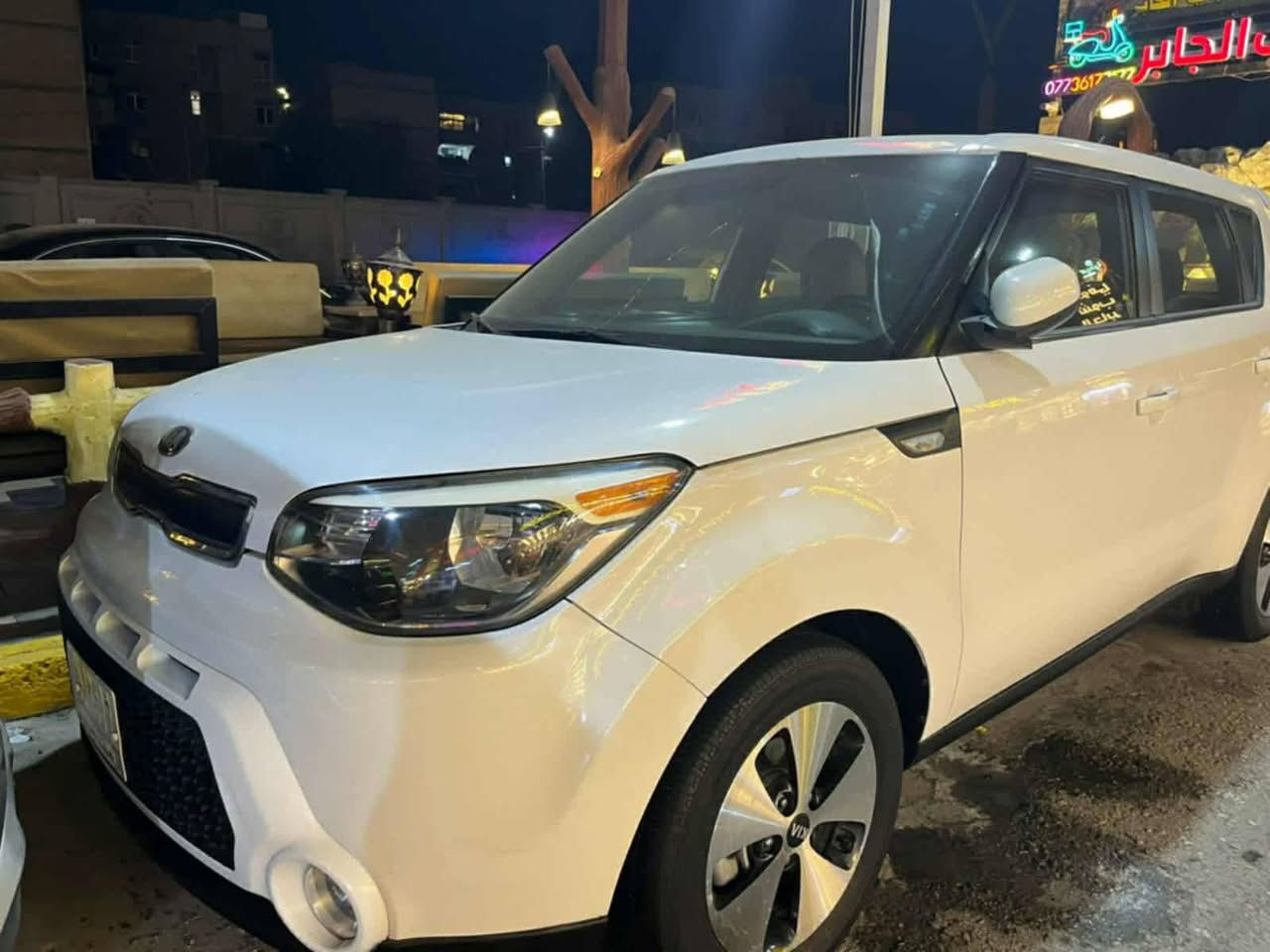 سلام عليكم عندي سياره للبيع كيا صول موديل 14 امريكي ماشيه 89 حجم المحرك 1600 جي تي اي حادثه بل الصور بيه صبغ مؤشرات باللون الاحمر مكان السياره بغداد الشعب رقم الموبايل *********** رايد 110 بيه مجال
