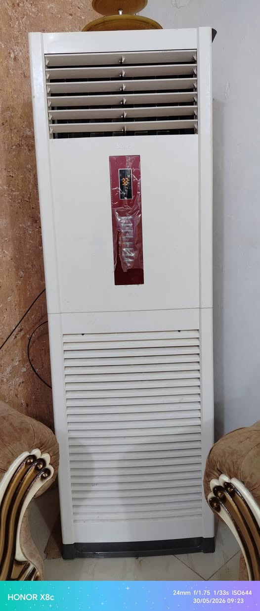 السلام عليكم بعد اذن الادمن اامحترم عندي سبلت كنتوري ماركة جيكو 3طن للبيع هواه حار ميبرد ذاك الموسم بدلتة ماطور برد فترة ورجع نفس الشي ماادري كهرباء او غاز منقص اوماطور ابيعة على وضعة عارضة ب600ألف قابل للتفاوض *********** مكان داموك الطشاش

