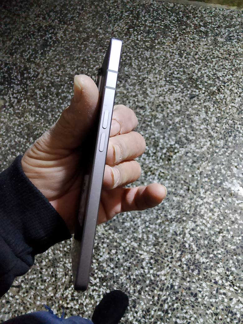 توت 50 برو فايف جي بلاس ذاكرة256كبكا نظافة 100يدعم لعبة بوبجي  120فريم وحدة المعالجة8350العشوائية 12+6 مكاني بغداد مدينة الصدر موبايل ***********السعر350 بغداد, العراق
