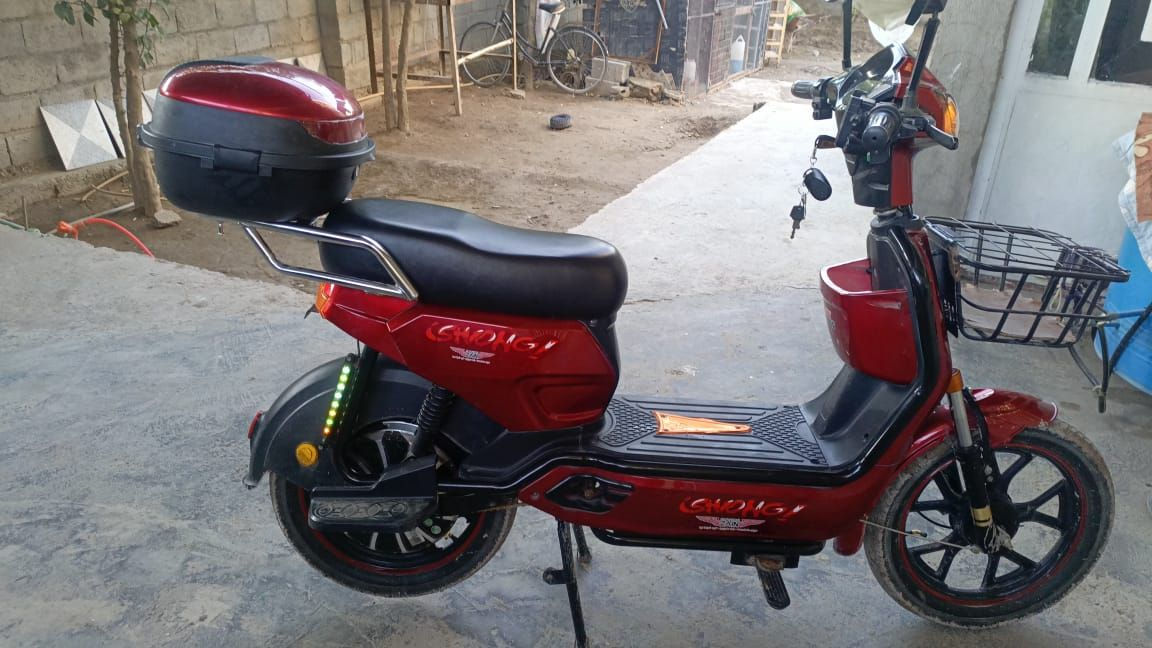 باسكل شحن للبيع 
ملف 1500w 60v
السرعه 99 طلقه 
يتحمل حتى وزن 250 كيلو نضيف جدا 
بريكات بل مكان اضائه ونشرات اماميه خلفيه سله بل أمام و صندوك بل خلف 
للاستفسار مراسله الصفحه او الاتصال على الرقم *********** المكان بابل الحصوه حي عداي قرب مدرسه الشعب
