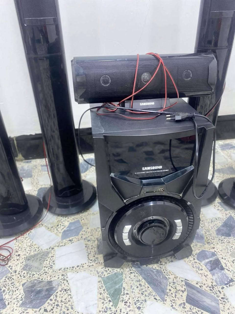 أمبي فاير احترافي بقوة صوت عالية .
إذا كنت تبحث عن صوت نقي وقوي يلبي جميع احتياجاتك، إليك هذا الجهاز المميز .
 يحتوي على خمس سماعات تمنحك تجربة صوتية محيطية رائعة
 قوة تضخيم عالية مع عدة خيارات للتحكم بالصوت حسب رغبتك
 يدعم البلوتوث للاتصال السريع مع الهاتف
 يحتوي على مدخل AUX (الأوكس)
💾 يعمل على الفلاش (USB) والميموري كارد بكل سهولة
 تحكم مرن بالصوت للحصول على أفضل أداء
 مناسب للمنازل، المناسبات، الرحلات، وأجواء السهر
غير متواجد على منصة التواصل الاجتماعي
للتواصل   
***********
