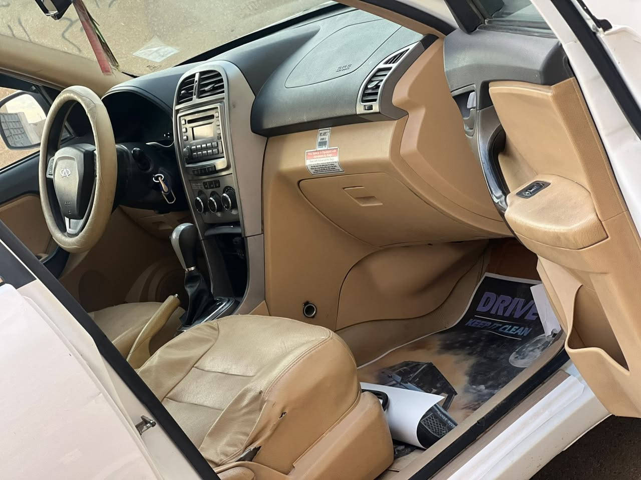 السلام عليكم تيكو موديل 2015 الرقم الدولي 
تحويل مباشر مكينه كير حداديه تخم تاير ع الشركة ماشيه 127 الف 
بيهة جاملغ امامي مصبوغ الباقي كفاله سيارة جديدة مكينه تخم تاير كله جاهز سعرهة 67 ورقه مكاني واسط قضاء الحي 
***********
***********
