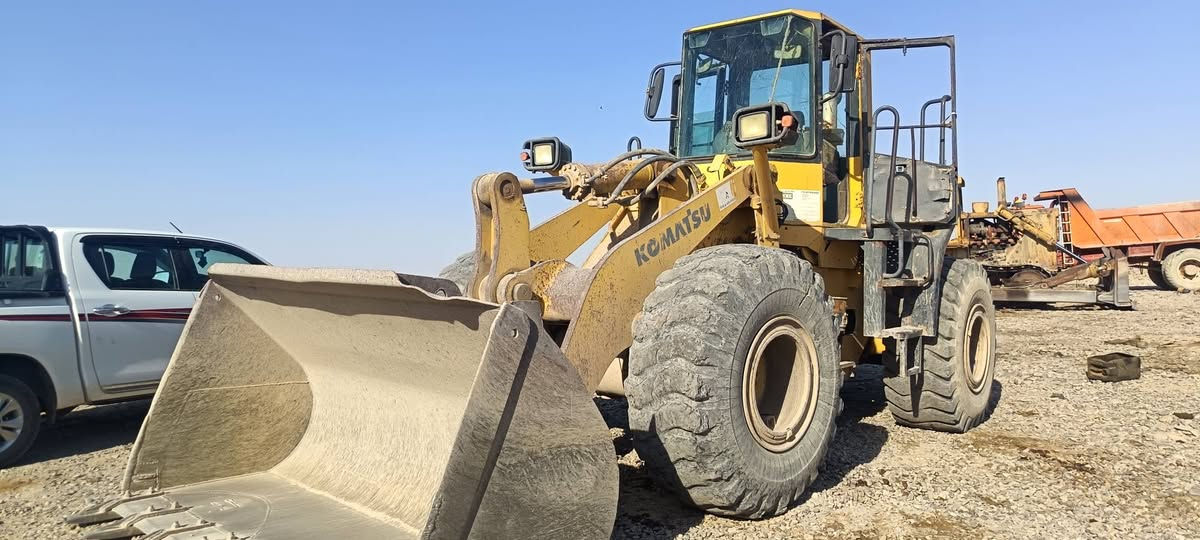 سلام عليكم شفل للبيع كوماتسو 380 جاهز عل الشغل ***********
