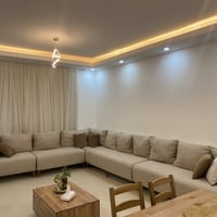 صناعة محلية • ١٠ مقاعد • خشب زان