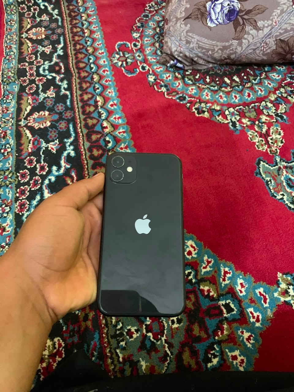 تليفون آيفون ١١عادي  مبدل شاشه بلاديه المكان كركوك الحويجه سعر الجهاز ٢٠٠ وبيها مجال يذا شراي نضافت الجهاز گدامك اي عيب مابي قير مبدل شاشه بلاديههه رقم جهازي ***********
