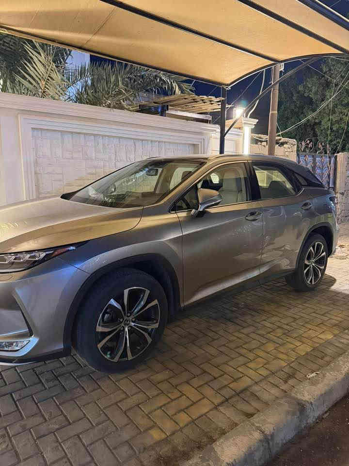 RX 450hl موديل 2022

 المدينة-بصرة
الرقم -بغداد

•   🛣️  المسافة المقطوعة    -   
✅ المواصفات :

✅ المحرك: 6 سلندر – 3.5 لتر هايبرد
✅ نظام الدفع: AWD رباعي
✅ وارد:خليجي وكالة SAS
✅ ناقل حركة: أوتوماتيك
• فتحة سقف 
• داخل جلد بيجي فاخر 
• كشنات كهربائية مع تبريد + تدفئة + ميموري
• مع تحكم كامل (مالتي كونترول)
• شاشة جبيرة 12.3 إنج مع نظام ملاحة Maps
• 6 وسائد هوائية لحماية شاملة
• كاميرا خلفية دوارة
• حساسات أمامية وخلفية للمساعدة بالاصطفاف
• نظام النقطة العمياء + تحديد المسار + تنبيه الاصطدام
• دخول ذكي + تشغيل بصمة
• مثبت سرعة ذكي (Adaptive Cruise Control)
.صندوق كهربائي 
• إنارة LED أمامي + خلفي مع أوتو لايت
•الاطارات قياس 18
• عدد المقاعد: 7 مقاعد مريحة
• نوافذ أوتو كاملة
• مرايات كهربائية مع إشارات + طي أوتوماتيك
✨ سيارة فخامة + رياضية + عملية بنفس الوقت، مناسبة للمدينة والسفر.
السعر 443 وبيها مجال
للمزيد من المعلومات الاتصال على الرقم 
***********
بي وتس اب البصرة, العراق
