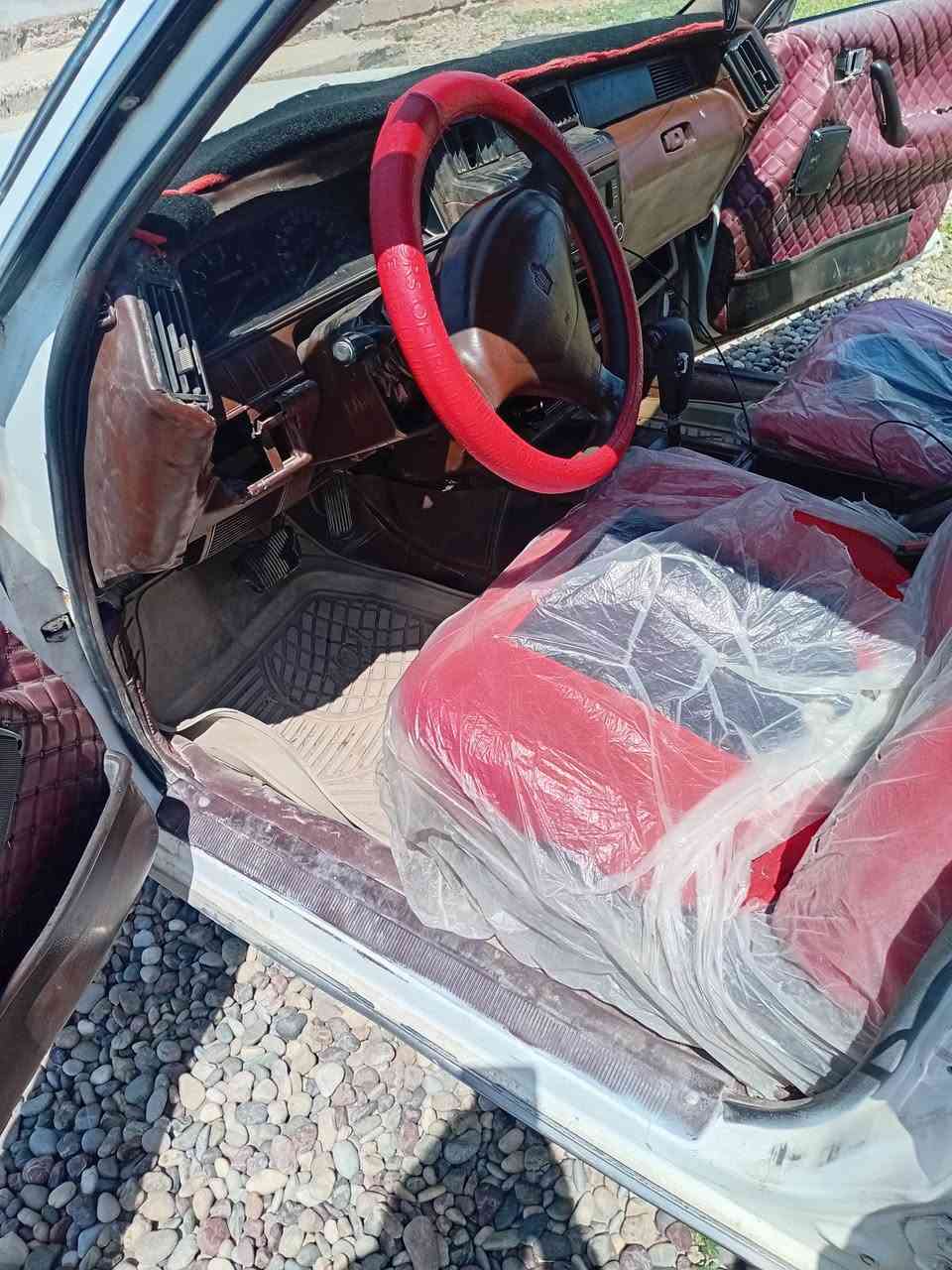 السلام عليكم
سيدان للبيع السعر ٣٠  او مراوس حسب القناعه كير ومحرك شرط وكلها شغاله مال جناي رقم بابل وكاله وتحويل راعيها موجود قريب 
الاتصال ***********
