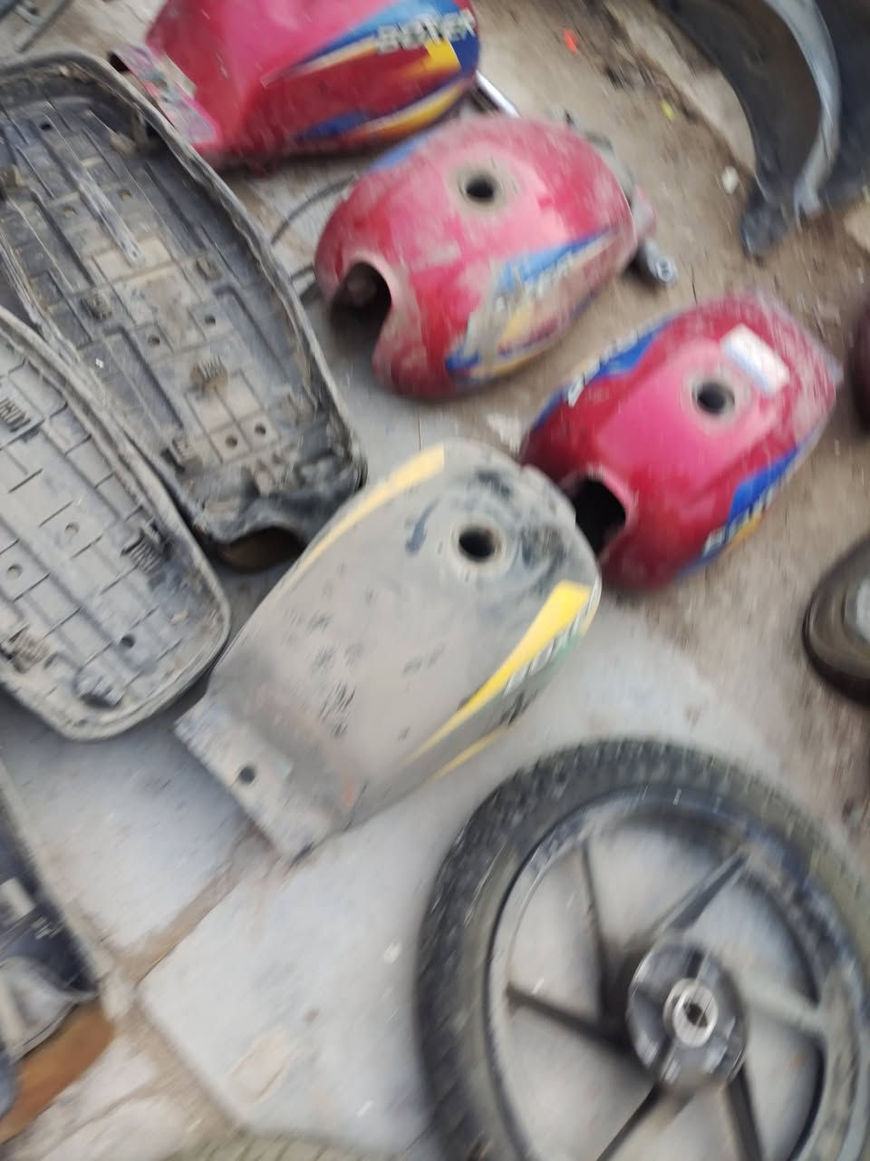 سلام عليكم شباب غراض بوكسر مستخدمه بلادي دراج بوكسر هندي اصلي مدينت الصدر الرقم
***********
