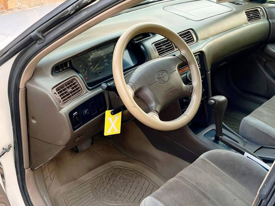 #انتباه_مكلف_بالنشر

كامري 2001 خليجي بيها قطعتين صبغ 
سنوية جديدة وهزة جديدة 
السيارة جاهزة مابيها نقص بإسمي وتحويل مباشر 
محرك وگير مال كصة.
السعر : 75 وبيها مجال 

الاتصال على الرقم :

***********
