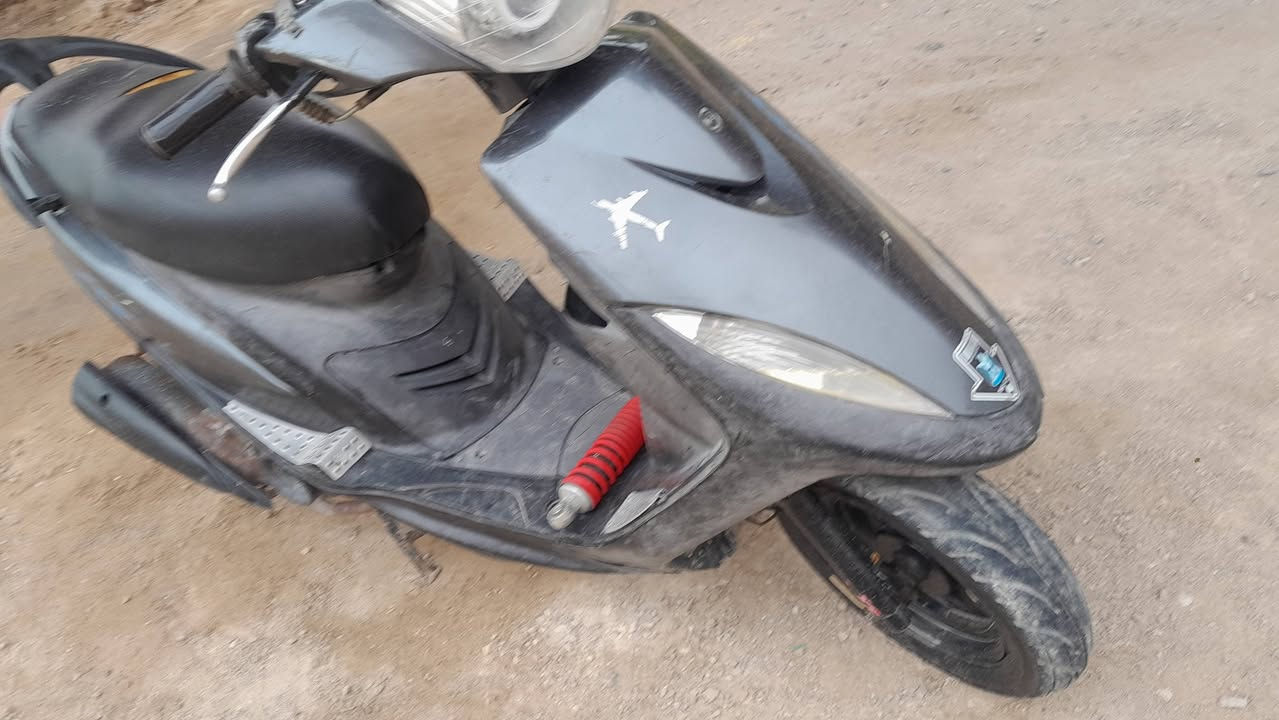 السلام عليكم ماكس عدله
بلاد مكينه مكفوله خرسه شلعه ومعدل 
دراجه كامله بس كفر تعبان 
٦٥٠ وبيهه مجال
***********
