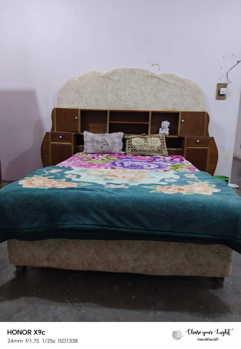 غرفه نوم صاج عراقي نضافه مثل ما موضح بصور العنوان الرمانه البوعبيد ***********
ادمن وافق
