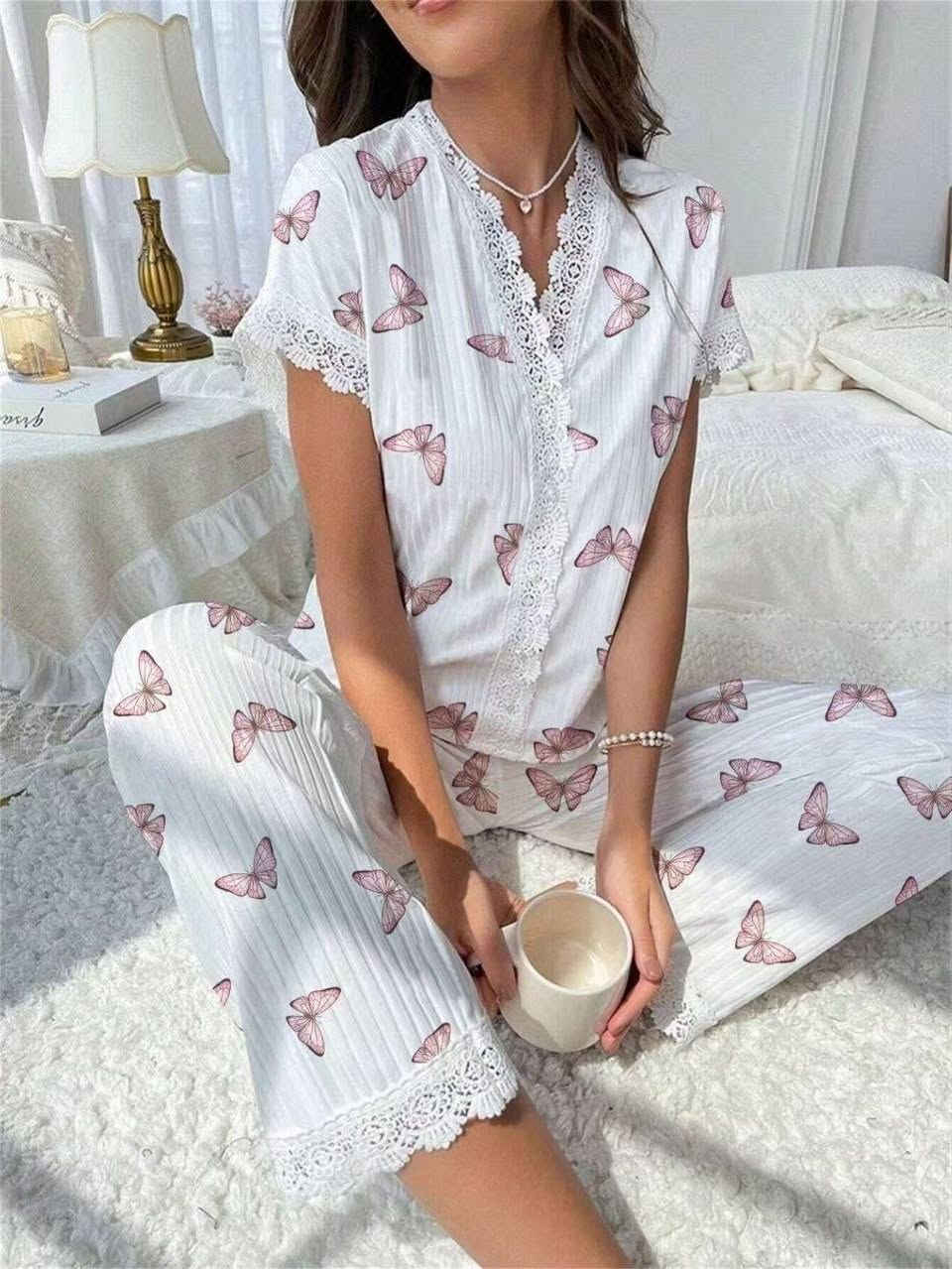 تراك نص ردن
فانيلا مشطب
فري سايز


**إذا كنت صاحب هذا الإعلان وتريد حذفه لأي سبب، رجاءا أرسل رسالة إلى الدعم الفني**