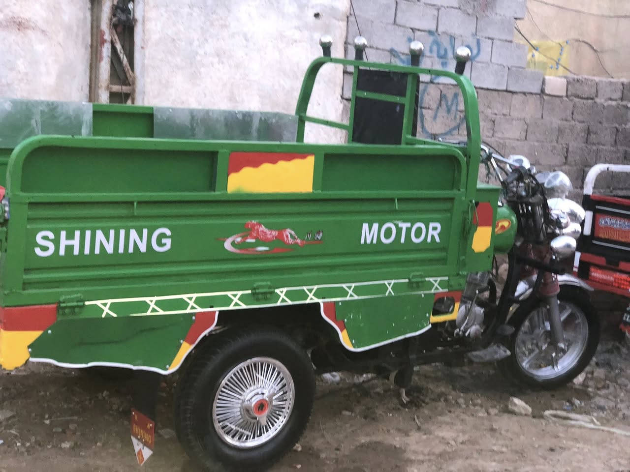 السلام عليكم ستوته جمره موديل ٢٠ ميكنه ٢٤مكينه مكفوله شاصي مكفول البدي شوف العين مكفوله منل اخياسات تايرات نص عمر المكان ميسان عماره السعر ١٨٠٠وبيها مجال خاص ما متواجد ابد المو شراي لا يتعبني رقم صاحب الستوته ***********
