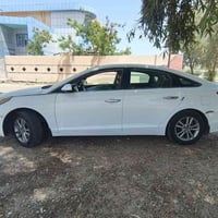 سوناتا للبيع موديل 2016  سياره نصف فول وارد امريكي   ضررها جاملغ امامي...