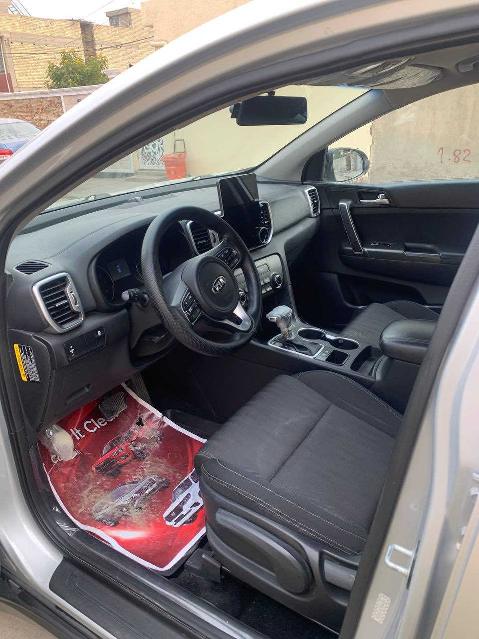 السلام عليكم كيا سبورتج امريكي للبيع موديل 2019
السعر 165 سويج لايت زينون اصلي
الحادث الهلال جاملغ خلف الصدر
 بدون ايرباك رقم اربيل بأسمي
 ماشيه 85 محرك 2400 جي دي اي 
تخم تاير جديد صدر جديد
ارضيه جلاتين تبريد قطعتين
كير محرك تبريد مكفولات
حساس خلفي شاشه تاب كامرا خلفيه كامرا اماميه تسجيل
مكاني الدورة الصحة ***********
