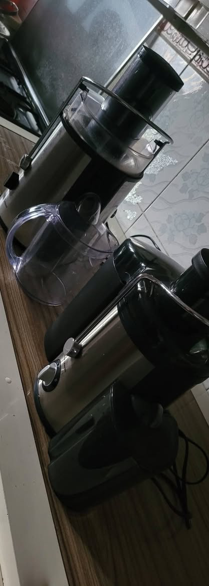 الماني الصنع. نضيفات حيل كاملات مع ملحقاتهن قطعتين ٧٥ مع التوصيل


**إذا كنت صاحب هذا الإعلان وتريد حذفه لأي سبب، رجاءا أرسل رسالة إلى الدعم الفني**