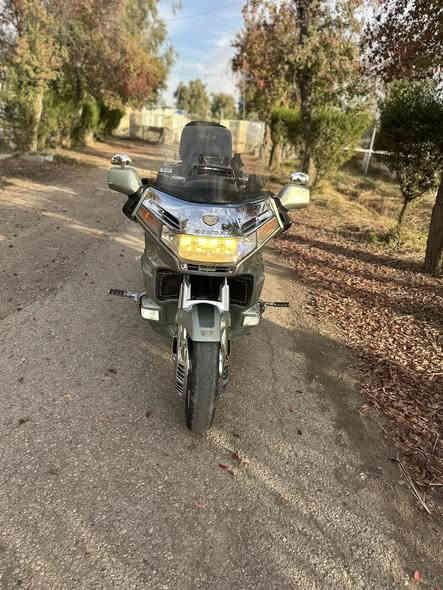 السلام عليكم /هوندا گولد ونگ 
موديل/1999
رقم/ نجف انگليزي اب اسمي
مكفوله من كلشي 
كهربائيات كلهه شغاله عليهه ادامه كامله كابريترات 
ماء راديتر جديد دهن جديد (موتل)
تايرات جدد
فلنجات جديده
تخم دسكات جدد
تخم سماعات جديد
مسجل بلاتوث
سستم نشرات 
عليهه تزويد كلش حلو موضح بالصور
دراجه جديده وجاهزه ماناقصهه شي 
مكان الدراجه ديالى بعقوبه
سعر الدراجه (36)$
اي استفسار(***********)
