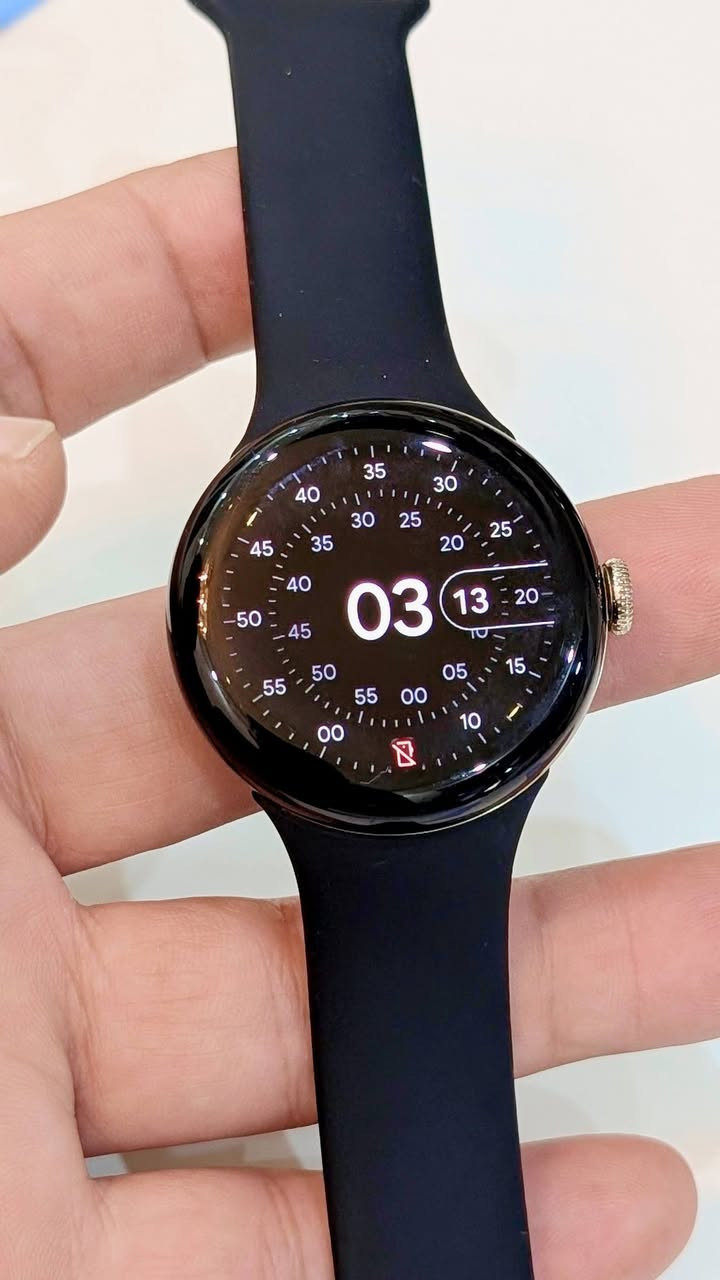 للبيع ساعة كوكل بكسل 2
اقرو تفاصيل بلا زحمه عليكم عندي هذا الساعة ابيع واختار واحد من السير الأزرق تريد او سير الاسود اختار واحد من السيور الازرق كامل والأسود فقط الارج ويا بدون القصير ياهو يعجبك اخذها ويا الساعة نظافة اخو جديد فقط بدون كرتون بوقتها ذبيت كرتون 
هذا رقمي ***********
