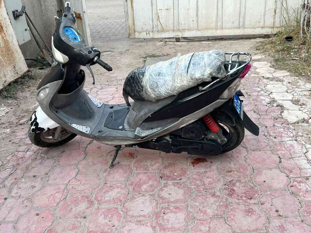 السلام عليكم ماكس منغولي للبيع مكينة ناعمة ونضيفة زوج تايرات تبديل جديد الضرر فقط جاملغ عوزه تبديل السعر 400وبيها مجال مكان بغداد ***********

