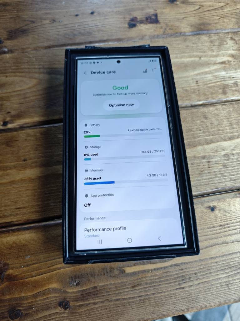 galaxy s24 ultra 
خاوێن و بێ شوخت 
تەنها هەوا دەدا
باقی زەمان 
قوفلی ٥٨٠ دۆلار
٢٥٦ رام ١٢
٢ سیم 
snapdragon 8 gen 3 
7 years update 
camera 100x zoom
pubg 120 fps
جیبال
ناونیشان هەولێر 
گەیاندن هەیە 
*********** أربيل, العراق
