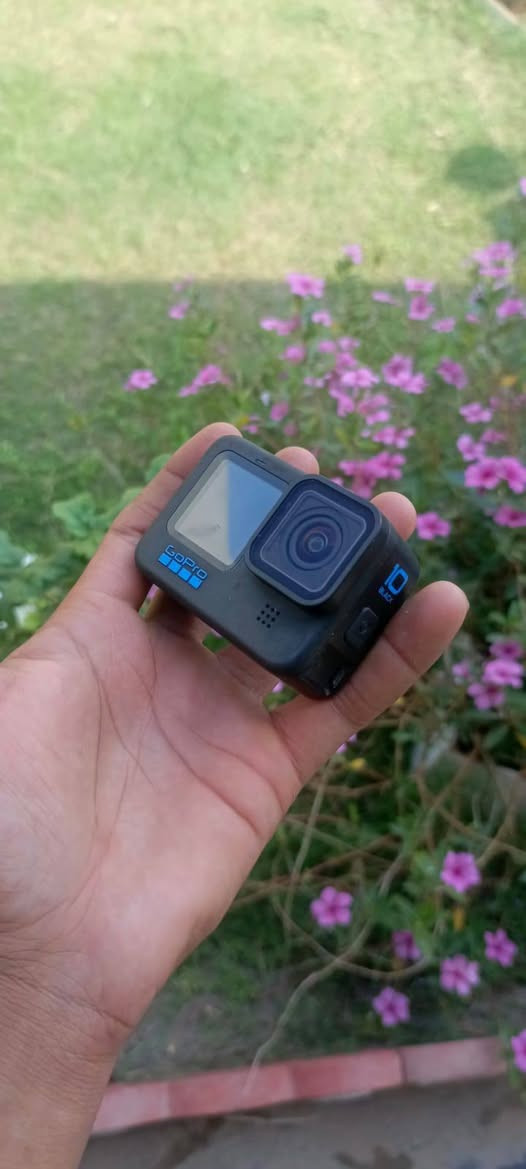 السلام عليكم كامره كوبرو جيل 🔟سعر 275موصفاته! ⬇️
📸 التصوير والفيديو
تصوير فيديو:
5.3K / 60fps 🔥
4K / 120fps (سلو موشن قوي)
2.7K / 240fps �
GoProDB +١
دقة الصور: 23 ميگابكسل �
Tech Advisor
🚀 الأداء
مميزاتها
تصوير خرافي خصوصاً للحركة (دلفري، دراجة، سفر)
تثبيت قوي جداً
حجم صغير وسهل الحمل

سعر 275وبيه. مجال رقمي  
***********

مكاني كربلاء توصيل ما عندي
