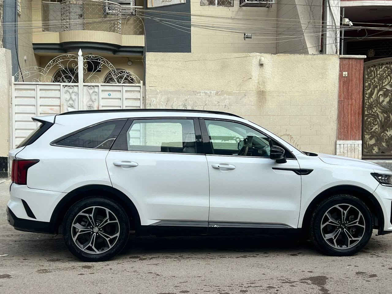 السلام عليكم
كيا سورنتو موديل ٢٠٢١ رقم بغداد امريكي
السعر ١٧٩
المواصفات 
شاشه كبيره مع كامره دواره 
 انظمه قياده 
قطعتين تبريد 
7راكب 
رادار امامي مع رادارجانبي
توقف ذاتي عند الاقتراب 
ويل كب 
محرك 2500
تحديد مسارً
لايت زنون 
وباقي المواصفات المعروفه

صور ا لحادث   داخل المنشور 
مكان السيارة بغداد حي اور
للاتصال ***********
