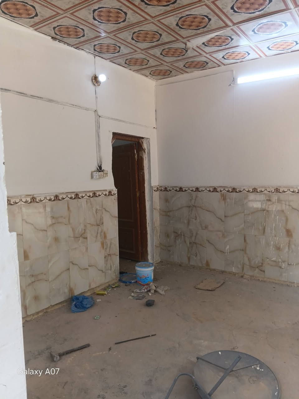 سلام عليكم شباب بيت بل براكيه شارع المعمل 130متر حي الصدرين (التركمان) بيت جاهز غرفه وصاله ومطبخ زغيرر
سلام عليكم شباب بيت بل براكيه شارع المعمل 130متر حي الصدرين (التركمان) بيت جاهز غرفه وصاله ومطبخ زغيرر 
صحيات داخليه  وخارجيه زغير بل طارمه 
سقف سندويج بيت نضيف وجبير اريده ب12وبي مجال بسيط 
نص  بنص هم يرهم 
***********
