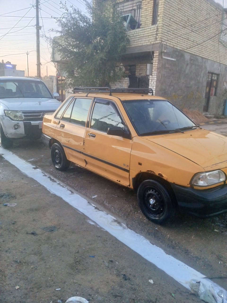 سلام عليكم سياره سايبه للبيع بيه خياسات قليل نضيفه داخله نضيف تايرات جدد كيره جديد مديل2009 سعر 15 وبيه مجال بيع ومراوس رقم ***********
