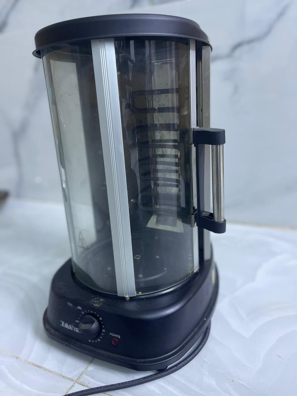 شوايه كهربائيه ممتازه
مستخدمه نظيفه جداً 
السعر 30
مكاني بغداد الجديده النعيريه 
0773 673 9918
