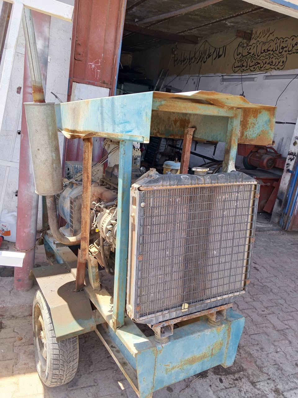 للبيع نظافه 90بل ميه 30كيفي موجودة بل كوت الحي الصناعي ***********لا تنقيص ولا تبخير
