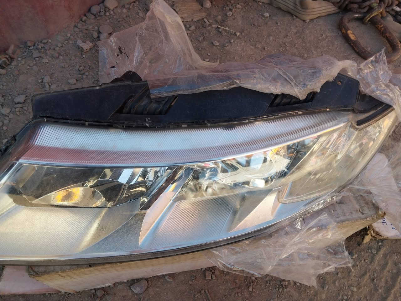 للبيع... لايت  كيا اوبتيما وارد خليجي جهة اليسار فقط مال حاوية .
العنوان // بغداد الحي الصناعي- ساحة الطيران- شارع حسن عنتر .
هاتف // ***********
