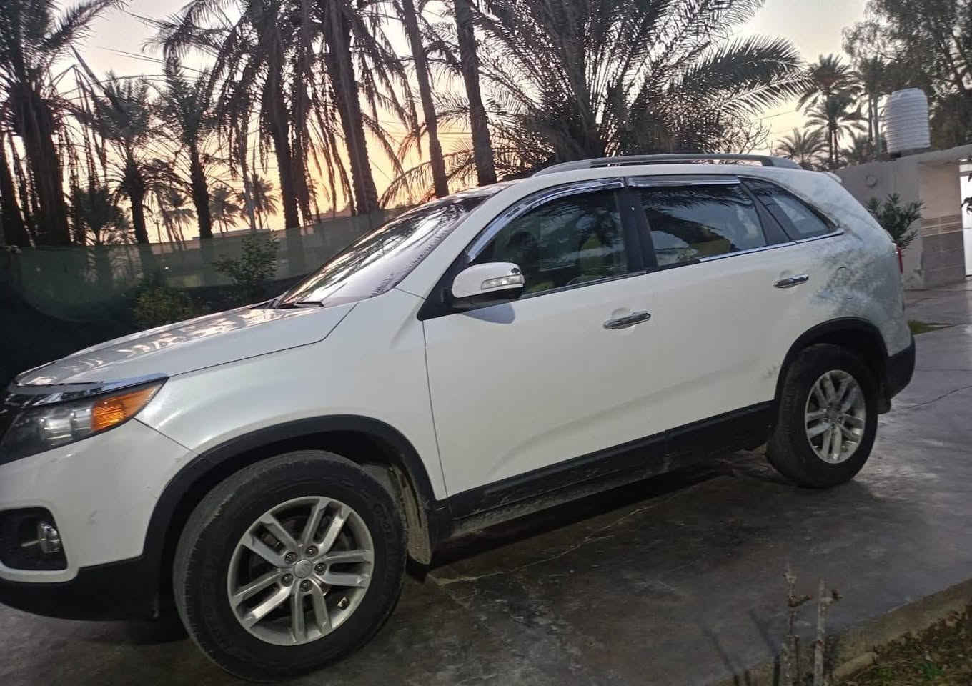 السلام عليكم سياره سورنتو موديل 12 تحكم ستيرن جهتين رقم بغداد المحرك مفتوح  2400-سياره 7راكب  بيها تبديل بنيت اصلي السعر 128بيها مجال رقم إنكليزي مكاني بغداد الرقم ***********
