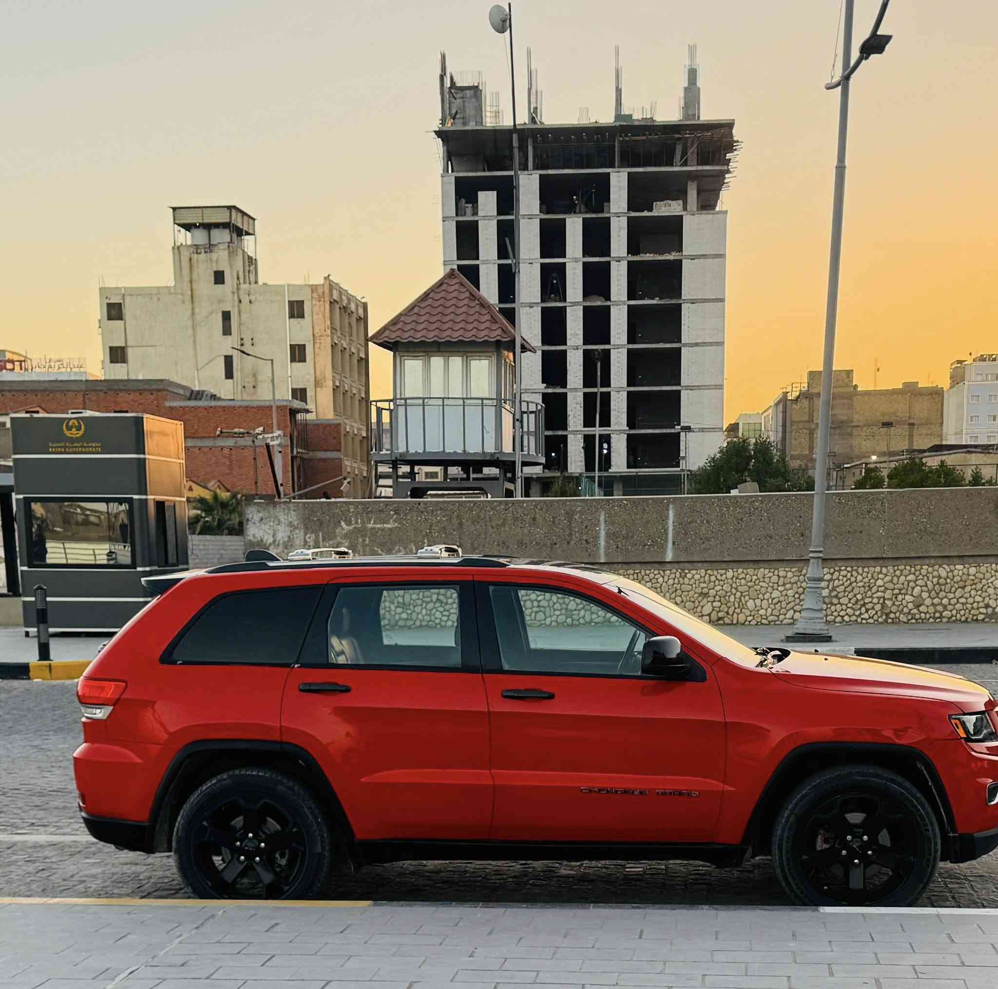 السلام عليكم جيب لاريدو موديل 2015 سياره بيه جاملغ وربع الجاملغ الخلفي بالوارد مالته وبعده انصبغت عام تغيير لون مكينه ٣٦٠٠ تخم تاير ويل ٢٠ نظام ايكو وسبورت تو ويل شفتات تحكم ستيرن كشنات جلد تبريد تدفأه سياره جاهزه للاخير رقم ذي قار تحويل سنويه ل٢٧ شهر ١٢ شاشه كامرا تحكم ستيرن شفتات للبيع او المراوس السعر 155 مكاني بصره رقم الهاتف ***********متوفر واتساب
