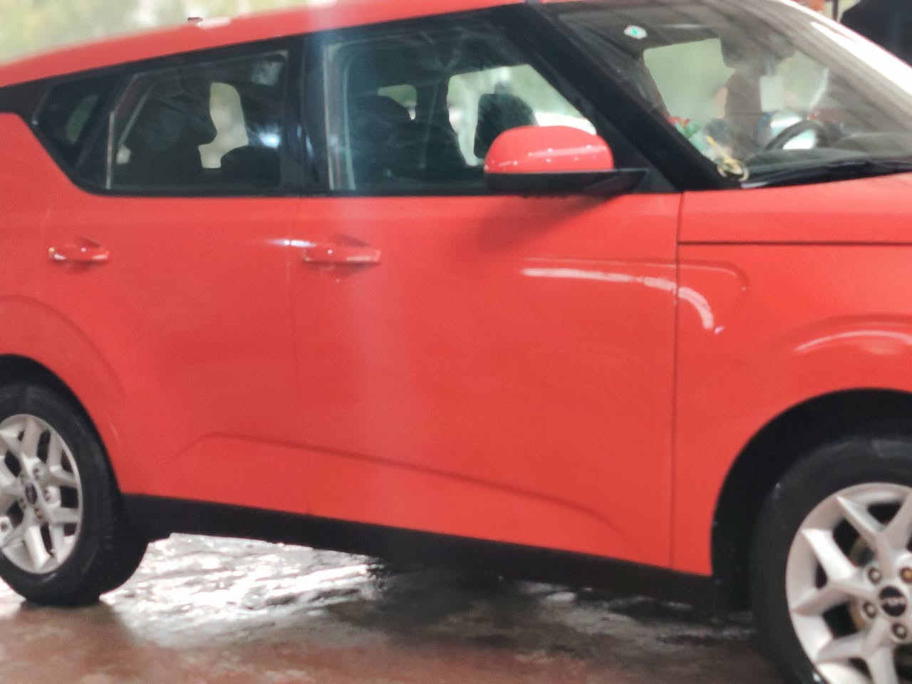 سلام عليكم
للبيع صول

لون احمر

ضربتها بنيد ودعاميه مامثرات

٢٣ موديل

محرك ٢٠٠٠

نص فول

كير ٨نمره

رقم بابل جديد

***********

***********
