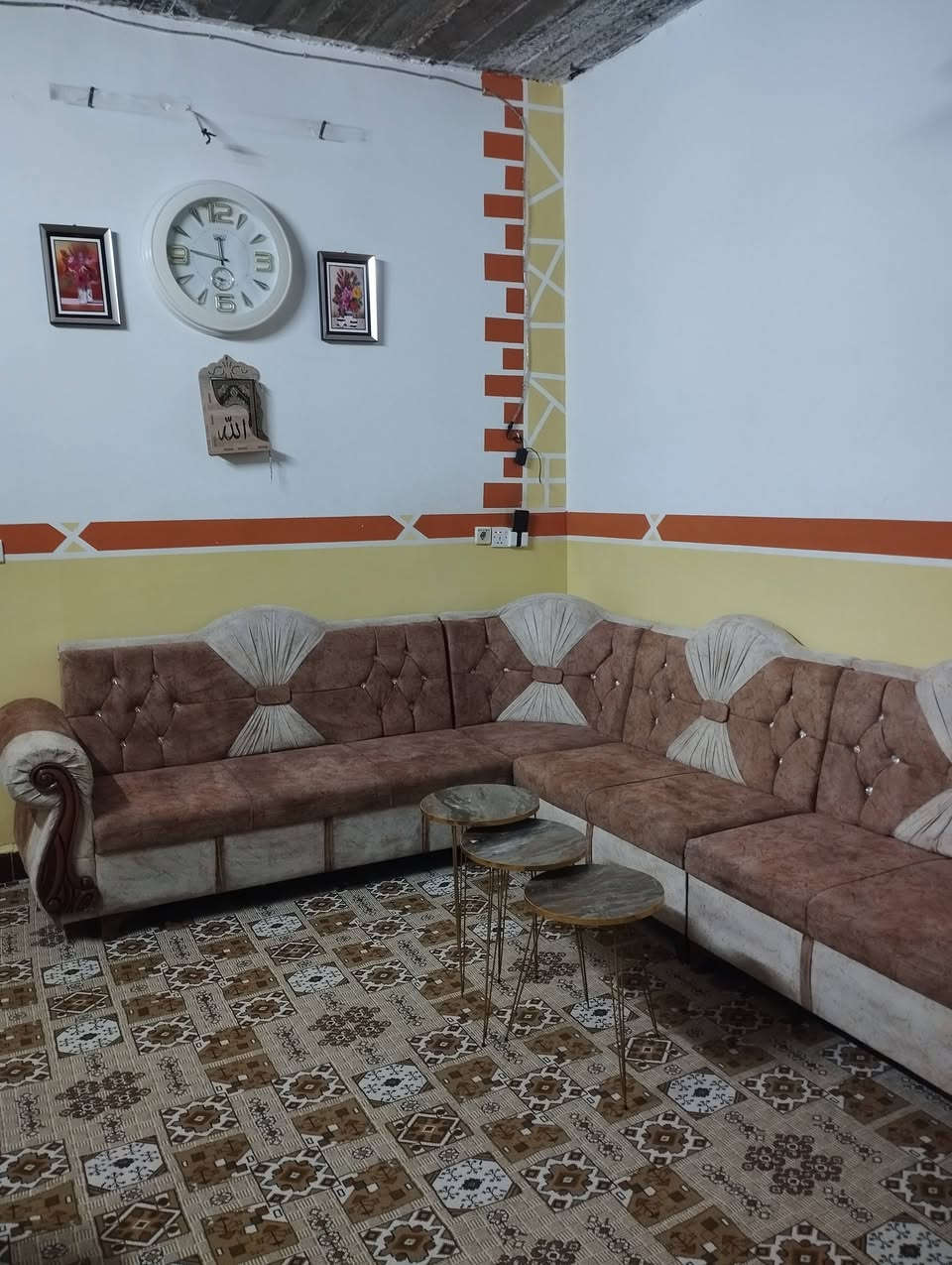 ديوان نضيف اي عيب مابيه 7 امتار السعر 200 ويه الطبلات الشراي يخابر ***********
