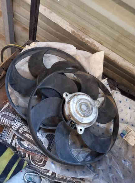 السلام عليكم شباب من رخصة الأدمن 
عندي غراظ مال بيجو سمند للبيع 
ظاغطه ١٥ مع رولا جديد ايساكو 
راديتر تبريد جديد ٣٠ 
سلف جديد ٢٥ الف 
جوك تبريد ٢٠ 
بور ستيرن جديد ٣٠ الف 
مراوح تفصيخ مع ماطورات كلهن ٢٥
حساس صالنصه بيجو حديث فيشه خظرة ٢٥
حساس صالنصه تفصيخ عام ١٠
مجاول بيجو سمند جديد ٢٠
فلنجات خلفيات ١٥ الف
فلنجات امامي ١٠
