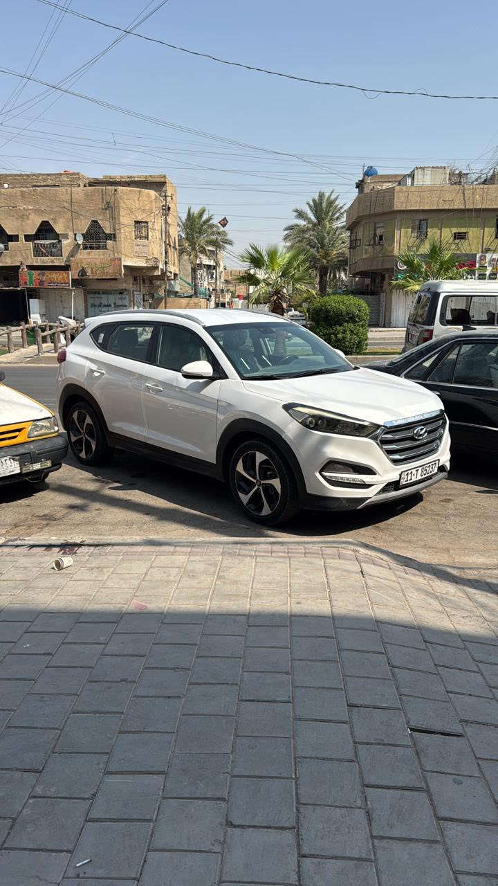 سلام عليك البيع بستعجل بسعر بلاش ب ١٣٥ ورقه فول موصفات ماعده الفتحه توسان 2016 جديد بعنه كلمه حادث بصيط بدون لغد حادث فقط جاملغ وبنيد فقط الباقي مكفول شرط السونر كير مكيه مكفول محرك ١٦٠٠٠ تيربو الشراي ينتصل ويدلل *********** مكان الشعب البنوك
