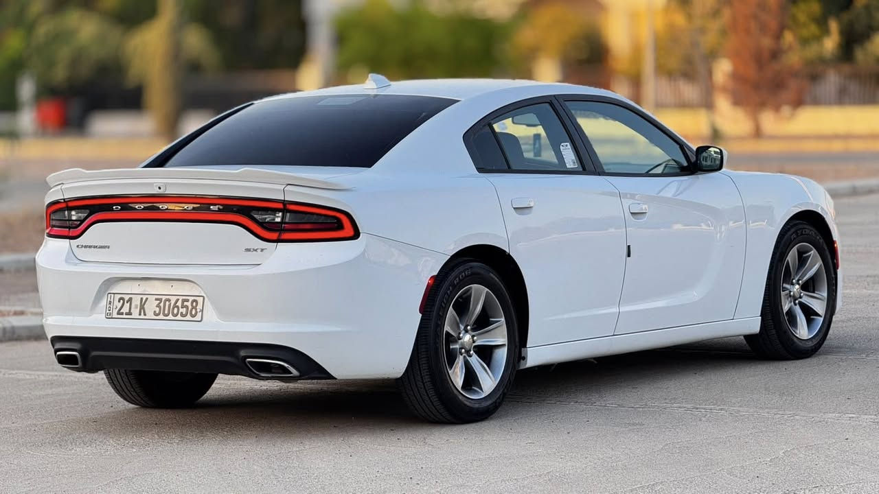 السلام عليكم 

جارجر 2016 

( كلين تايتل بدون حادث بدون صبغ )

مواصفات SXT 

شاشه كبيره 
تشغيل عند بعد 
كامره دواره 
كشن كهرياء
كشن هيتر 
باقي المواصفات معروفه 
مسياره جاهزه بدون نقص 
تخم تاير صدر منظومه تبريد ثلج 
ماشيه 83 حقيقي 
رقم سليمانيه شرط التحويل 

السعر 198 
مكاني اربيل 

***********
