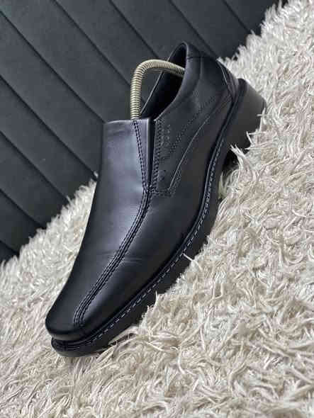 بالەی ئەوەرۆپی مارکەیی ئیکۆ ئۆرجنال ئەسلی قیاس43..99/100 /خاوێن..حذاء باله اوربى ماركه ايكو اورجنال اصلى قياس ٤٣ صناع من سلوفاكيا النضافة 99/100 يوجد توصيل ***********
