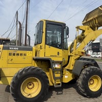 شفل كوماتسو WA100  وارد يابان الشفل اخو الزيرو  مشتغل 735 ساعه فقط  بل...