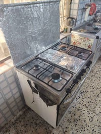 طباخ • نظيف • فرن وعيون شغّالين