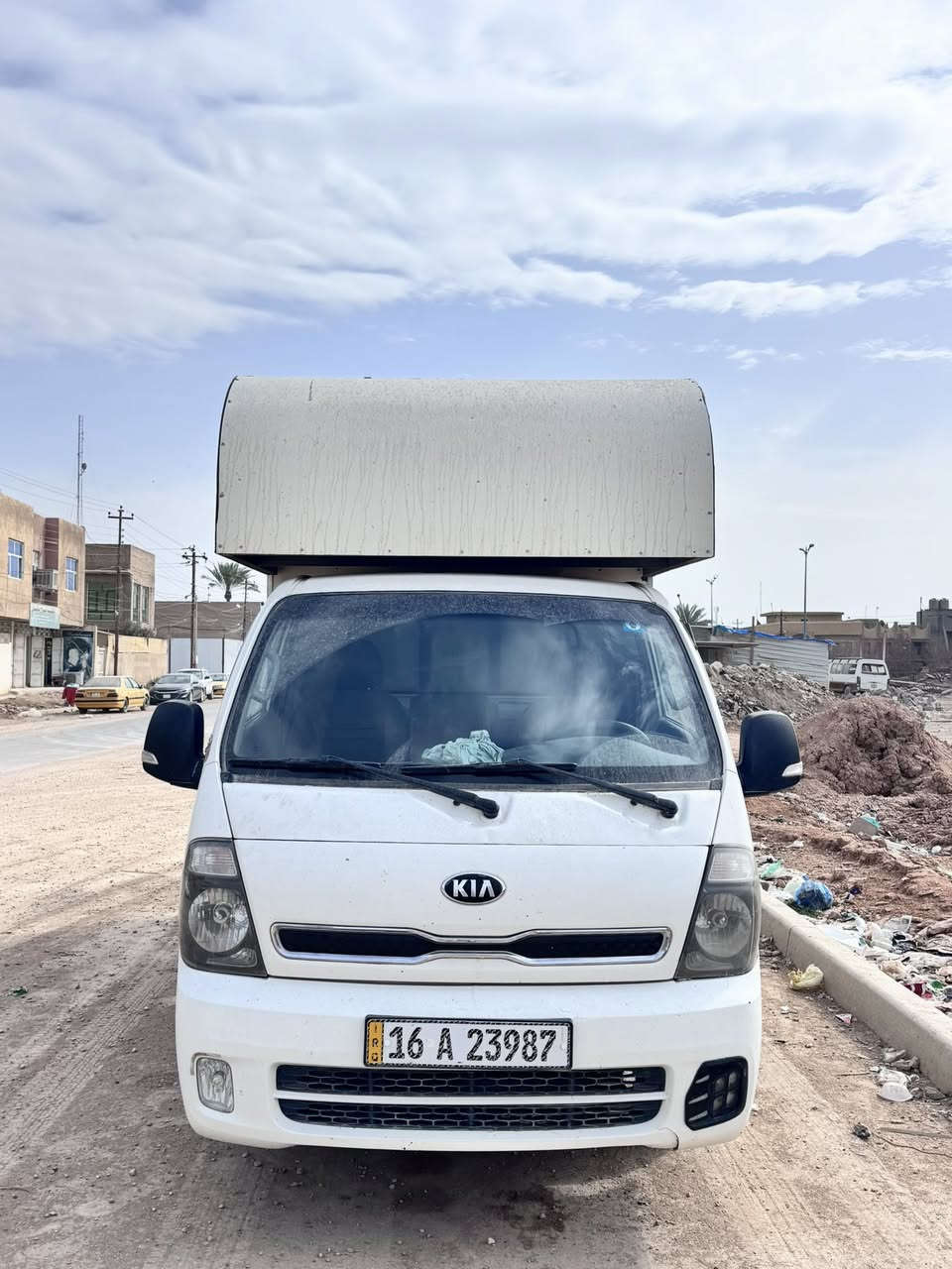 سلام عليكم
اقره منشور للخير وتدلل 
كيا بنكو 2018   
مكينه 2700 
قماره وربع 
تخم تار حداديه جدد
كير مكينه خير من الله مابيهن اي شي لا نظح لا تنقيص لا تبخير بالحمل حلوات 
 الظرر :- بيه صبغ جاملغ خلفي او ربع من جهتين فقط ولبنيد نصه فقط باقي كفاله 
سياره عليه محجر جبس مثل مشوف بصوره 
مكاني بابل شارع 60 
للستفسار :-***********
