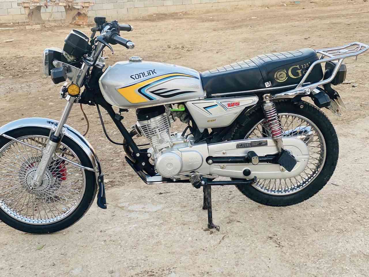 سلام عليكم دراجه للبيع تايكر 5 كير موديل 24 أوراق بغداد مكفولة كفاله عامه من كلشي الدراجه خير من الله ما متعوبه المكان واسط العزيزيه الاستفسار ***********
